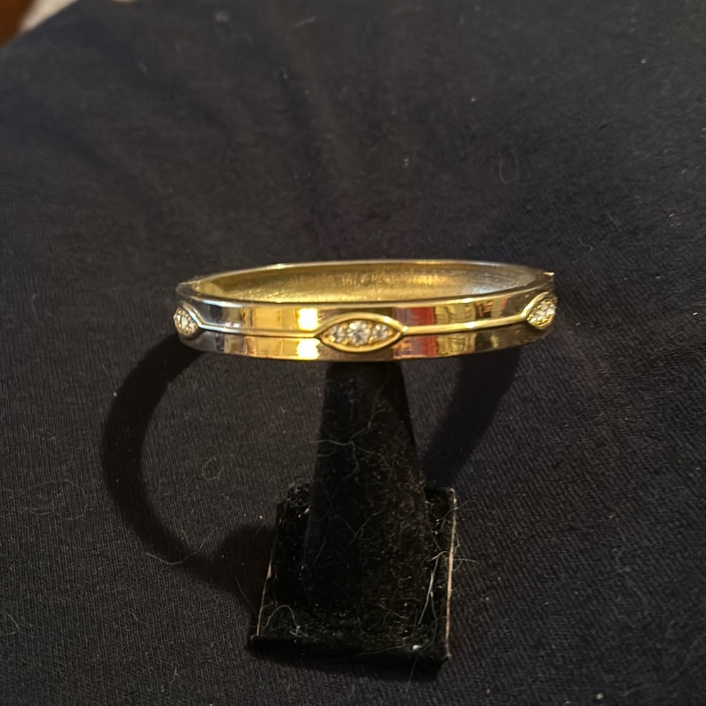 Gold tone bracelet
